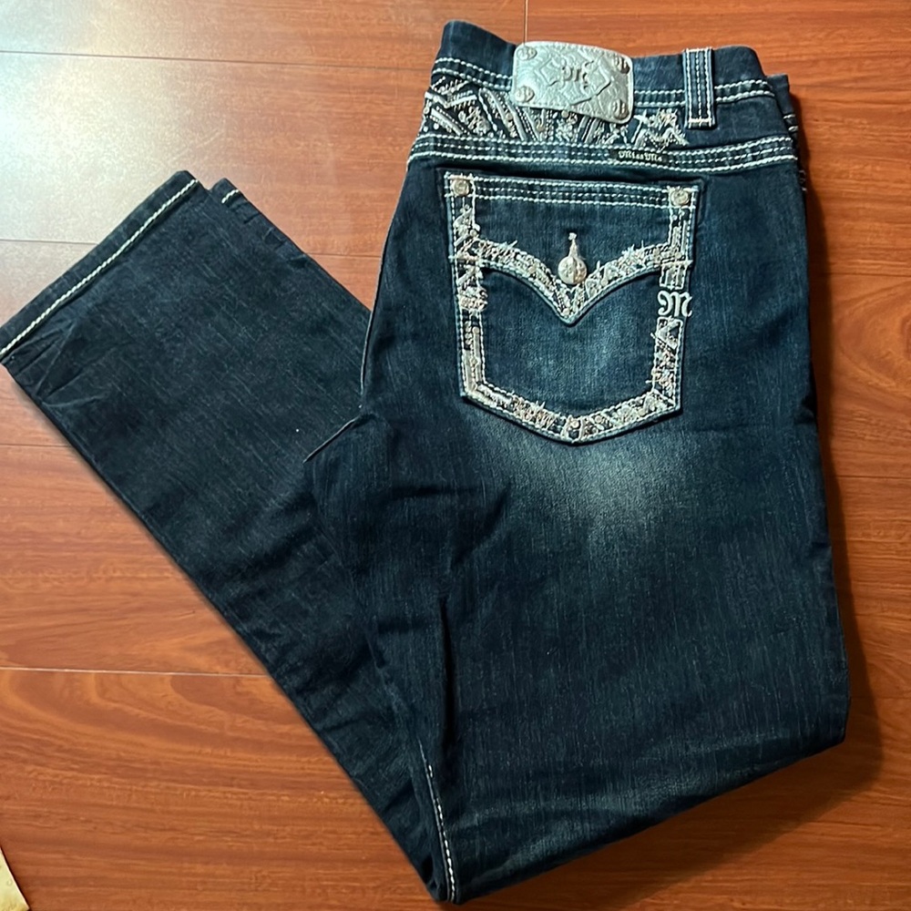 Miss me jeans mid rise embroidered. Size 34 women’s